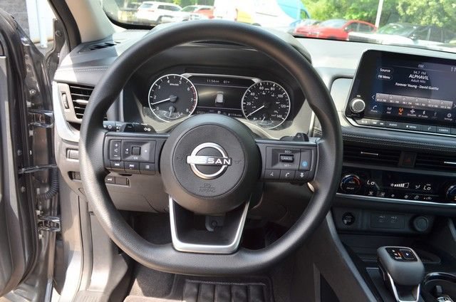 Used 2024 Nissan Rogue SV AWD/4WD image 19