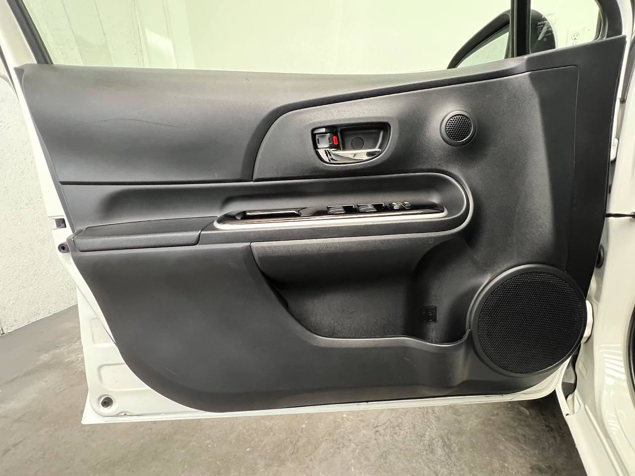 Used 2016 Toyota Prius C Two FWD image 7
