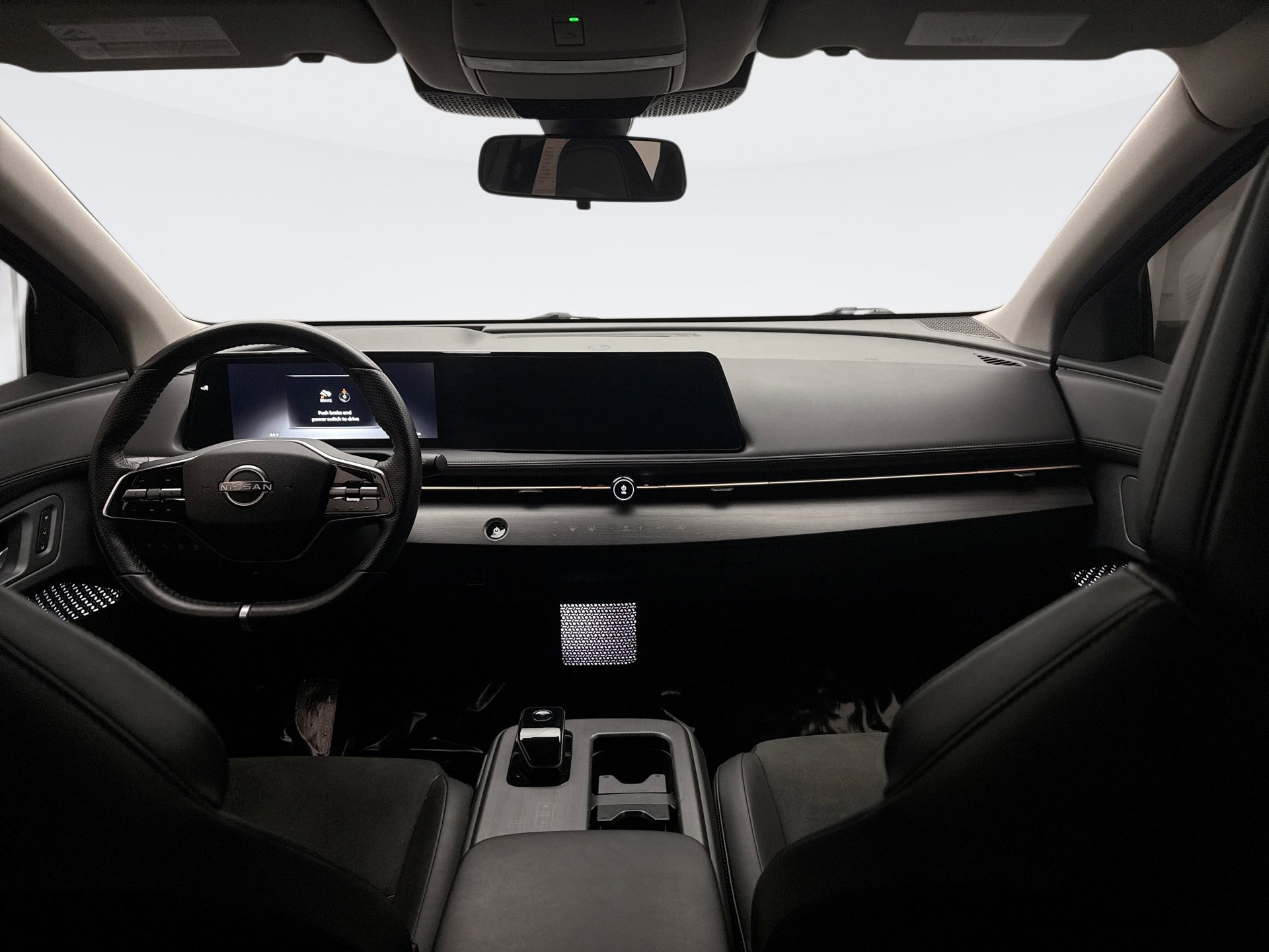 Used 2023 Nissan Ariya AWD image 14
