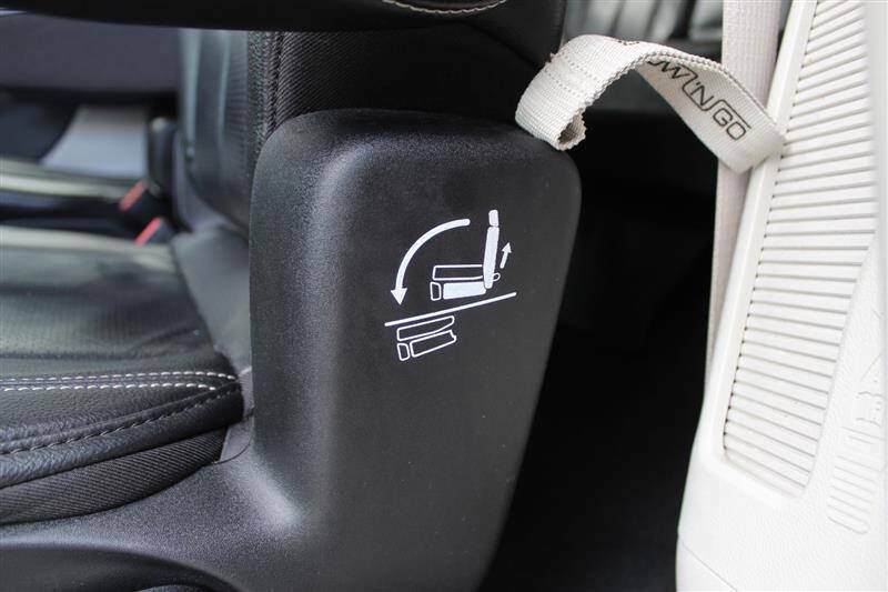 Used 2022 Chrysler Pacifica Touring-L w/ Uconnect Theater Family Group AWD/4WD image 25