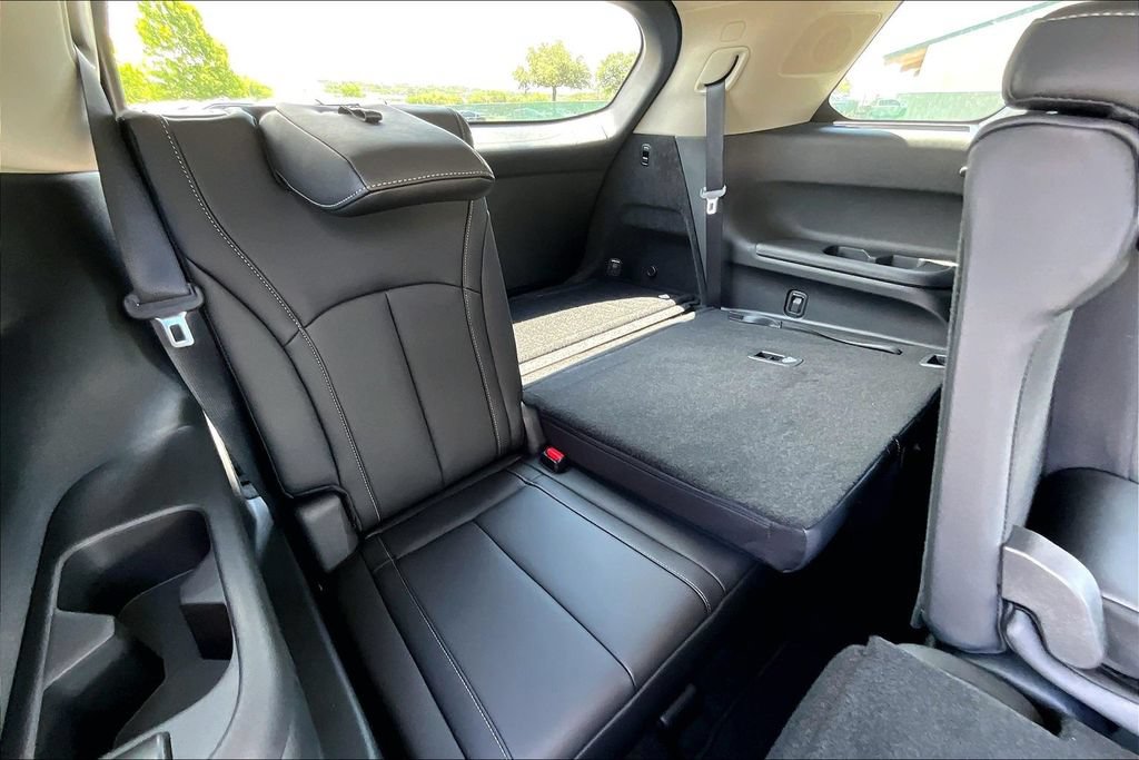 Used 2027 INFINITI QX60 Luxe w/ Cargo Package FWD image 47