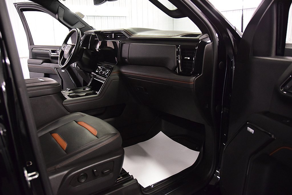 Used 2024 GMC Sierra 2500 AT4 w/ AT4 Preferred Package image 32