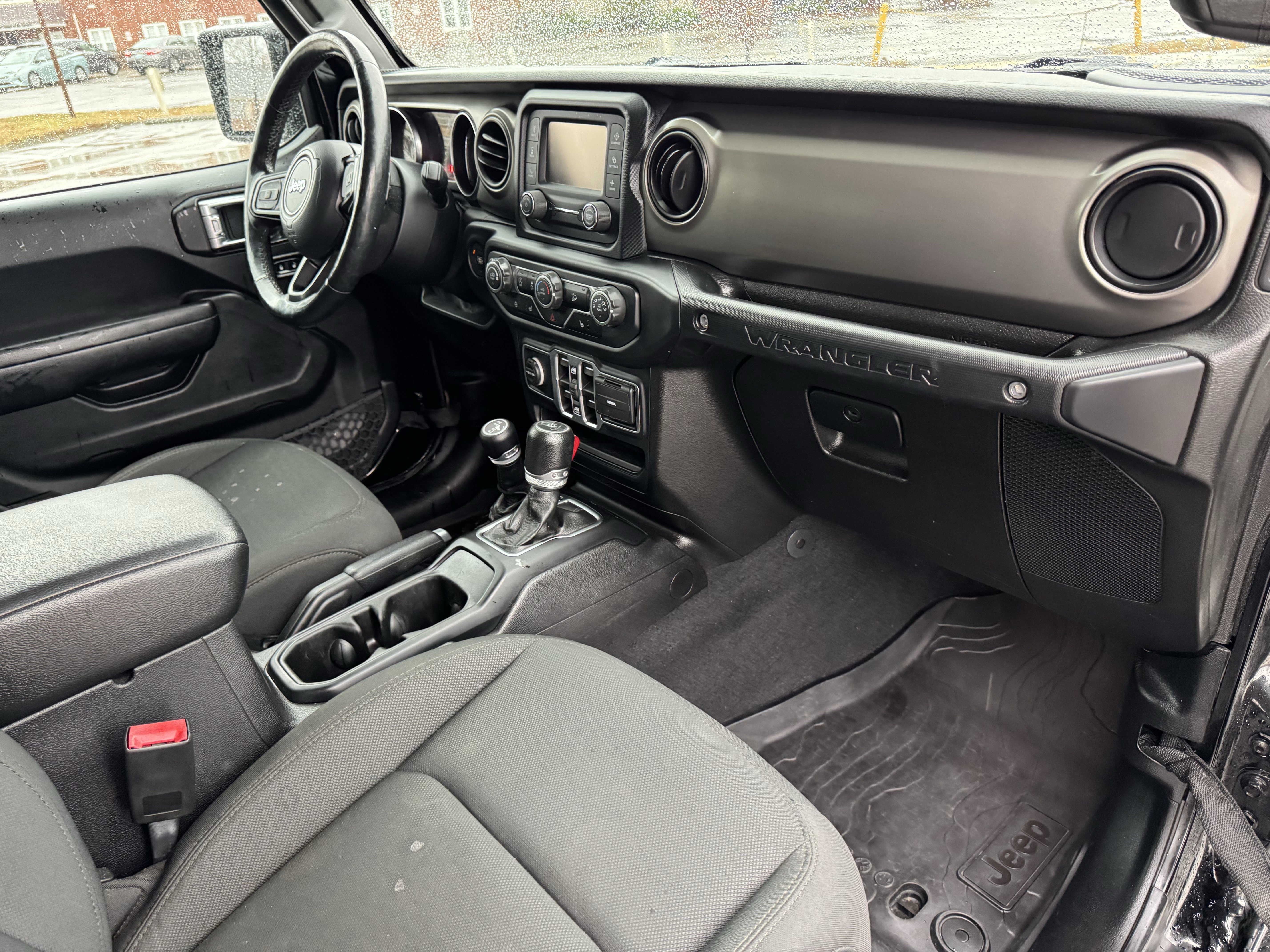 Used 2018 Jeep Wrangler Unlimited Sport S image 34