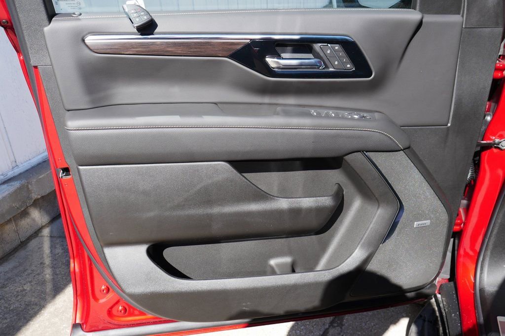 New 2026 Chevrolet Suburban Premier image 34