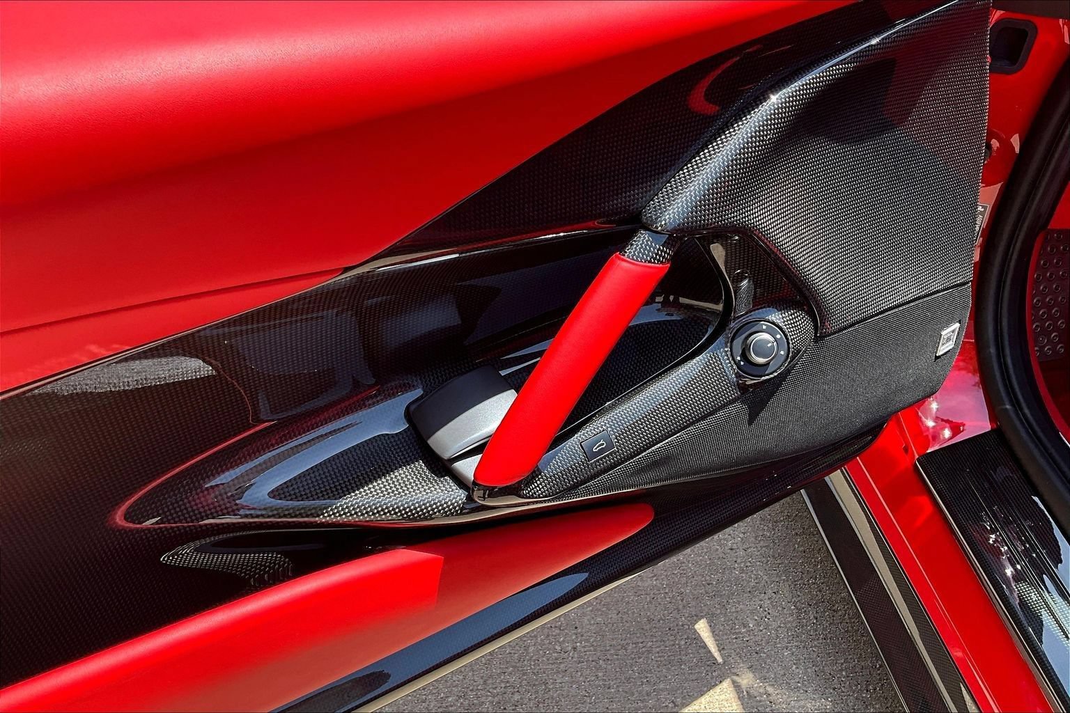Used 2022 Ferrari 812 Competizione RWD image 30