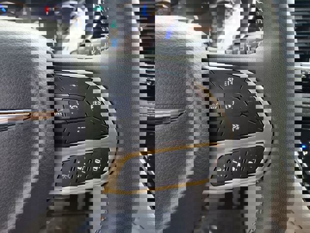 Certified 2023 Chrysler Pacifica Limited image 27