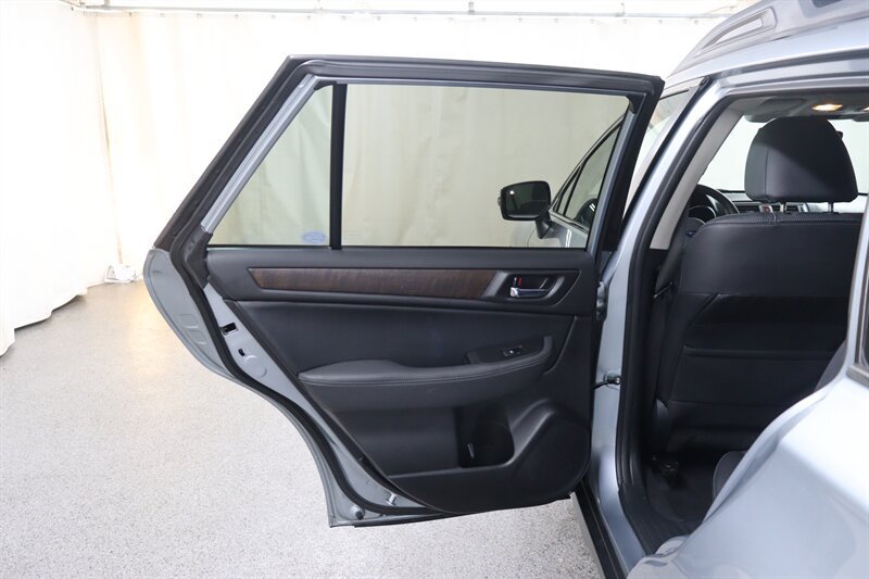 Used 2017 Subaru Outback 3.6R Limited AWD/4WD image 24