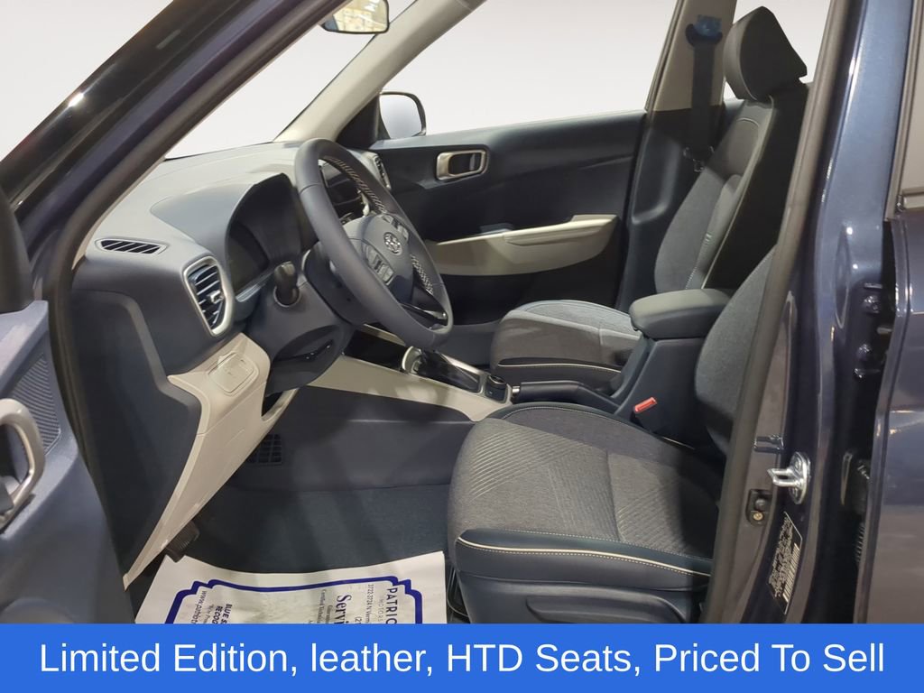 Used 2025 Hyundai Venue Limited image 9