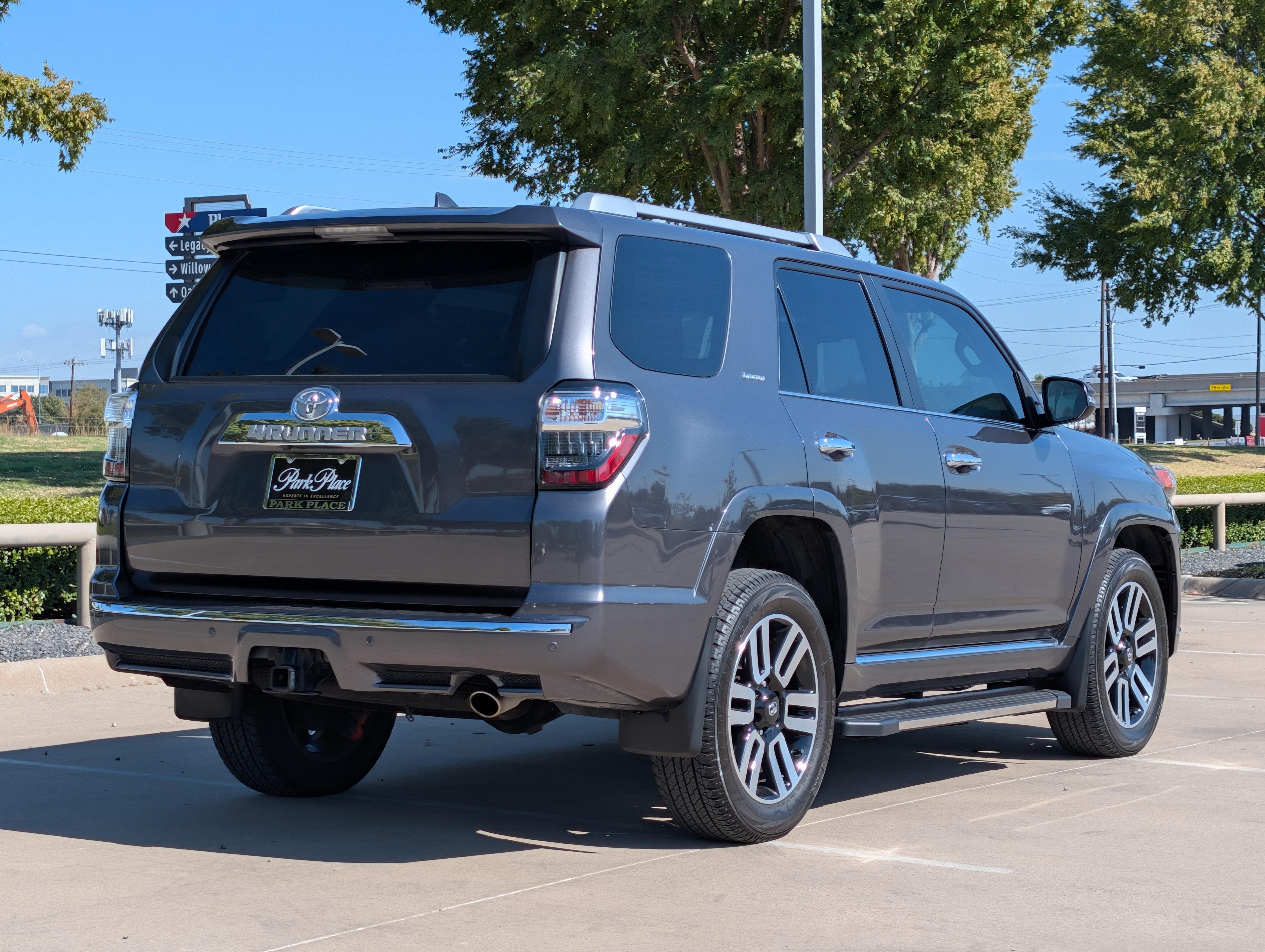 Used 2023 Toyota 4Runner Limited AWD/4WD image 5