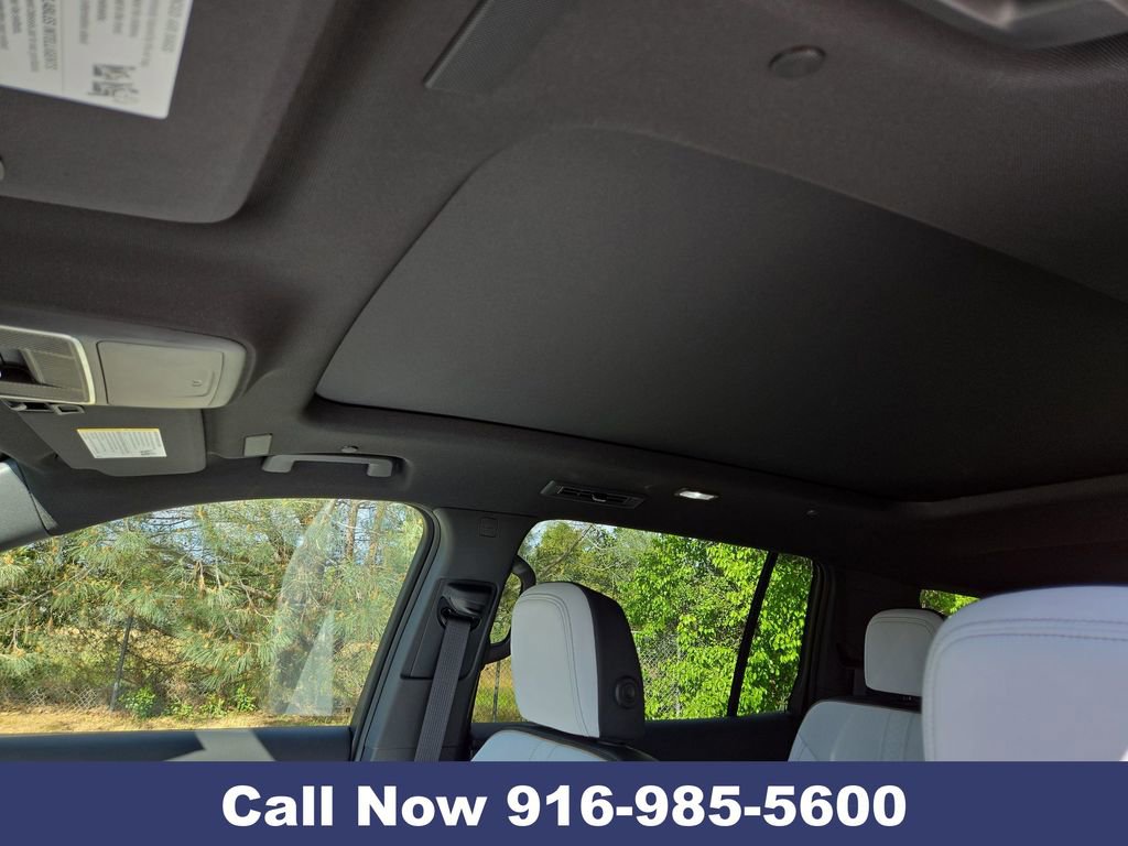 New 2026 Chevrolet Traverse High Country w/ LPO, Floor Liner Package image 23