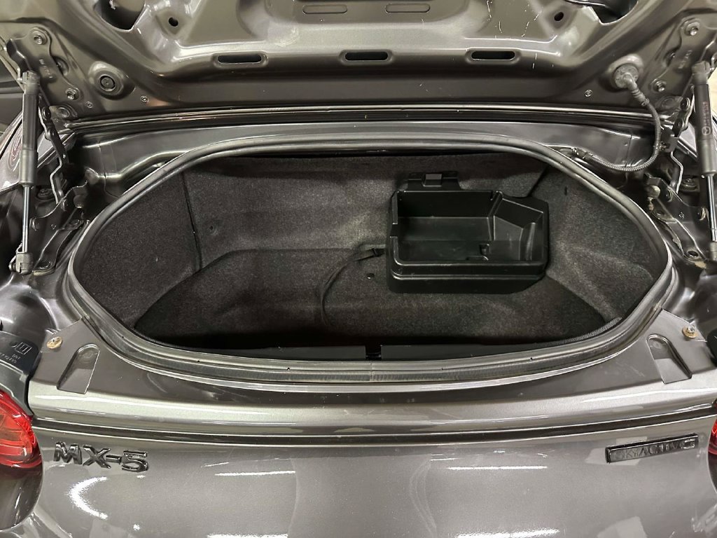 Used 2020 MAZDA MX-5 Miata RF Club RWD image 12
