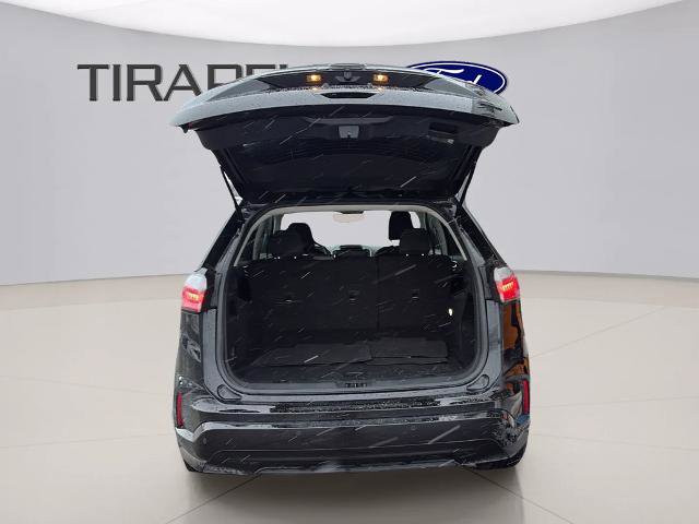 Certified 2024 Ford Edge SE w/ Black Appearance Package image 11