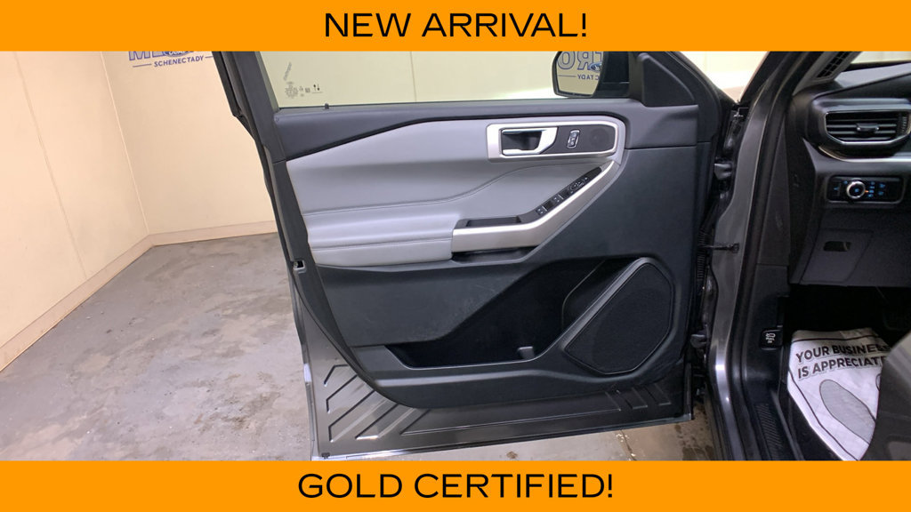 Used 2023 Ford Explorer XLT w/ Equipment Group 202A AWD/4WD image 29