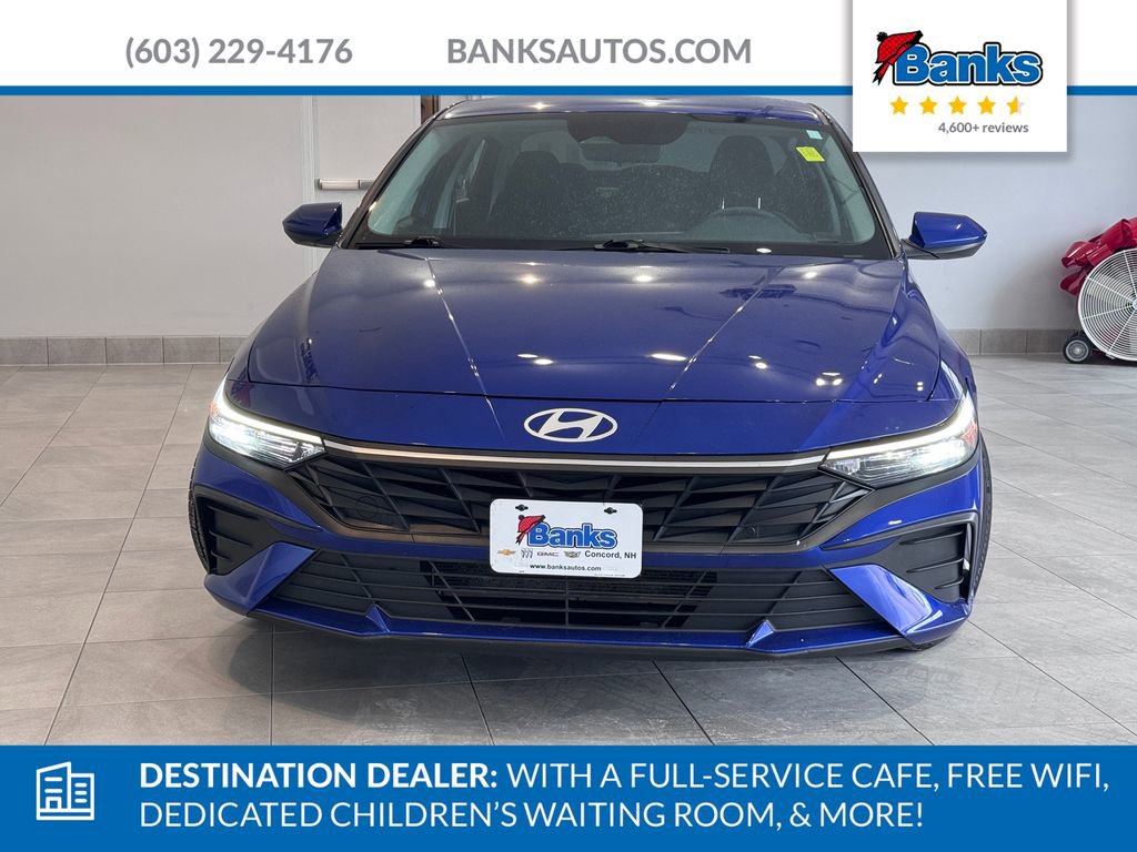 Used 2024 Hyundai Elantra SEL image 3