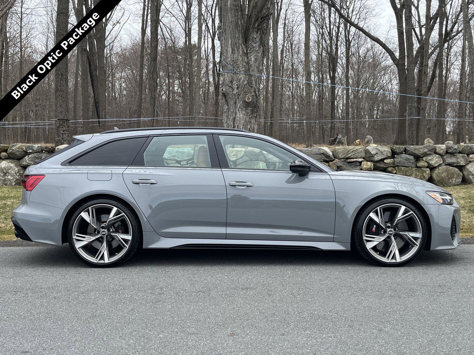 Used 2021 Audi RS 6 w/ Executive Package image 2