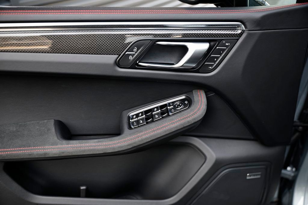 New 2026 Porsche Macan GTS image 18