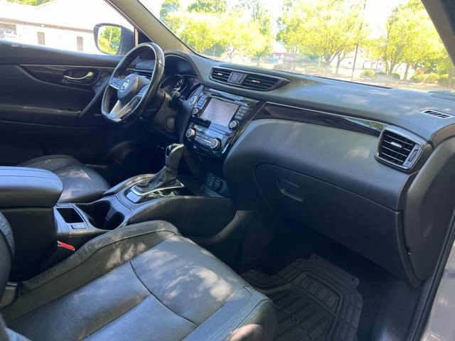 Used 2017 Nissan Rogue Sport SL AWD/4WD image 23