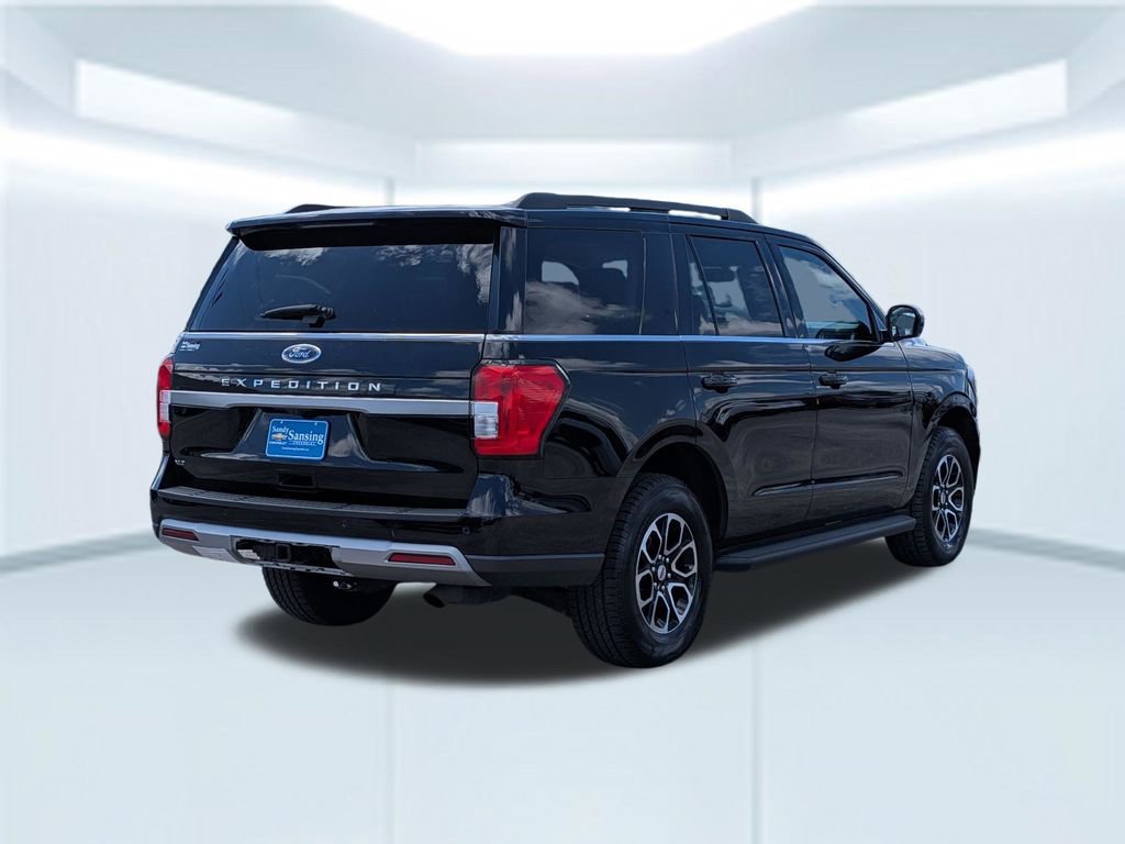 Used 2024 Ford Expedition XLT AWD/4WD image 6