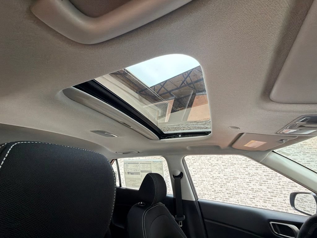 New 2026 Hyundai Venue SEL FWD image 12