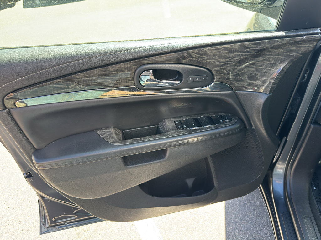 Used 2014 Buick Enclave Leather AWD/4WD image 19