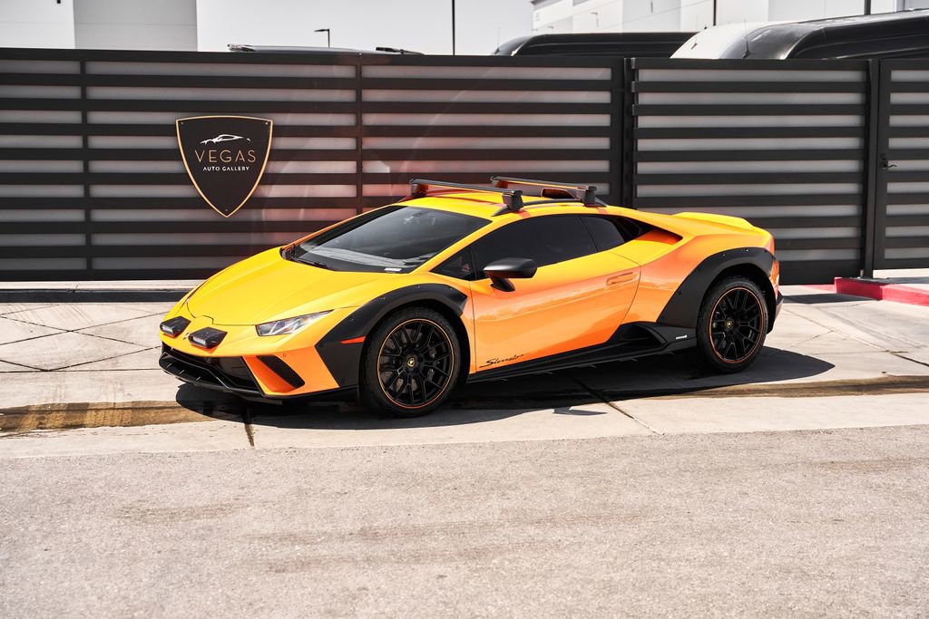 Used 2023 Lamborghini Huracan Sterrato image 5