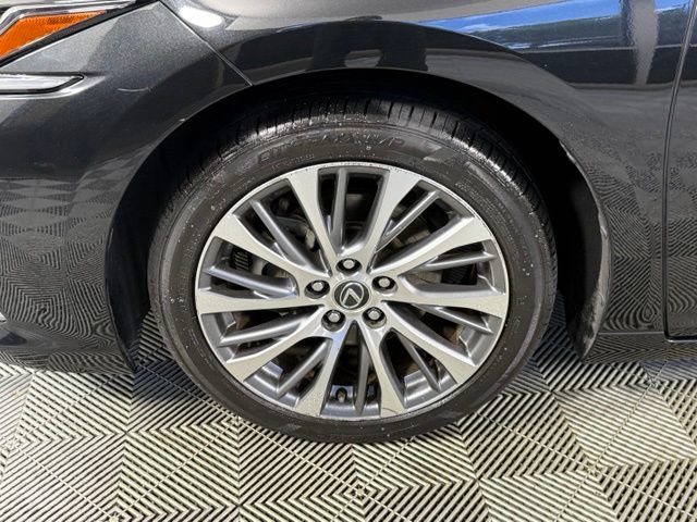 Used 2019 Lexus ES 300h w/ Premium Package FWD image 18