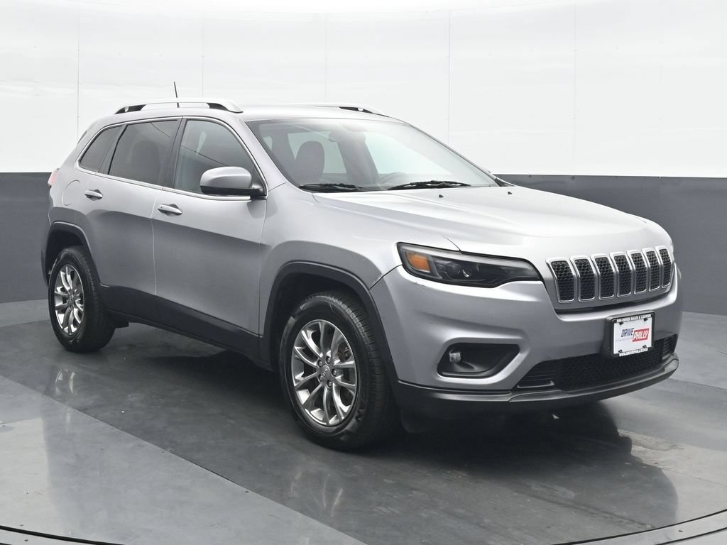 Used 2019 Jeep Cherokee Latitude Plus AWD/4WD image 9