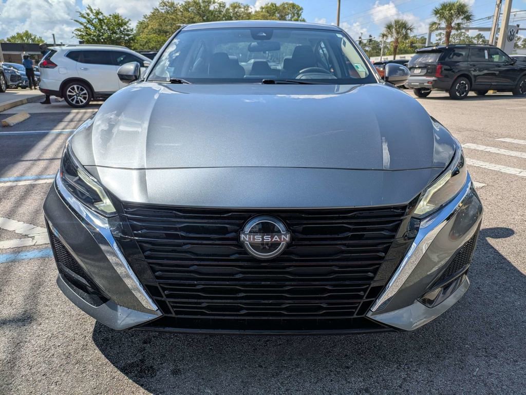 Used 2023 Nissan Altima 2.5 SV FWD image 9