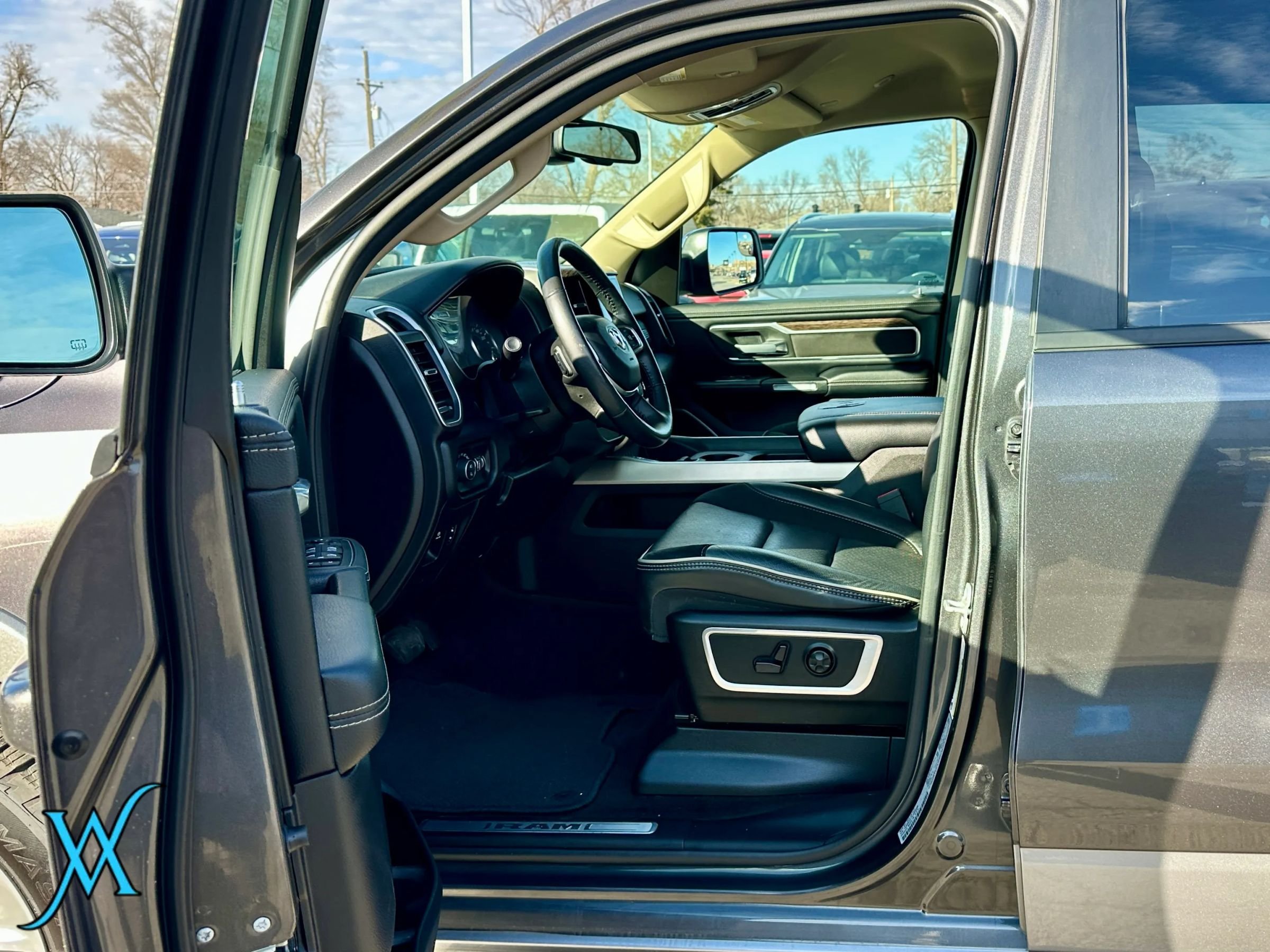 Used 2020 RAM 1500 Laramie AWD/4WD image 13