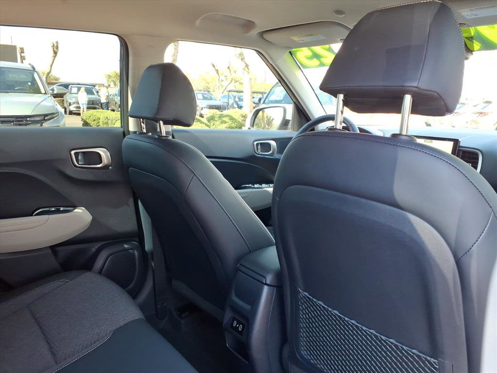Certified 2025 Hyundai Venue Limited image 13