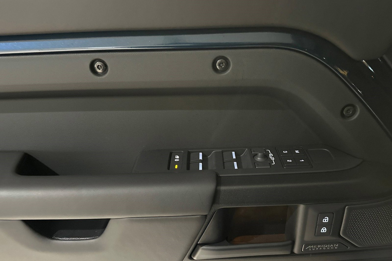 New 2026 Land Rover Defender 110 OCTA image 14