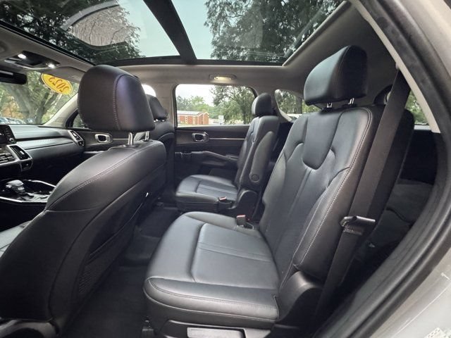 Used 2023 Kia Sorento SX AWD/4WD image 23