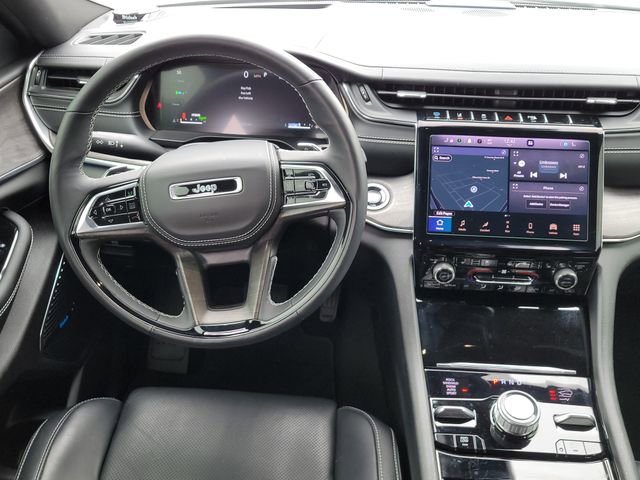 Used 2025 Jeep Grand Cherokee Overland w/ Advanced Protech Group III image 12