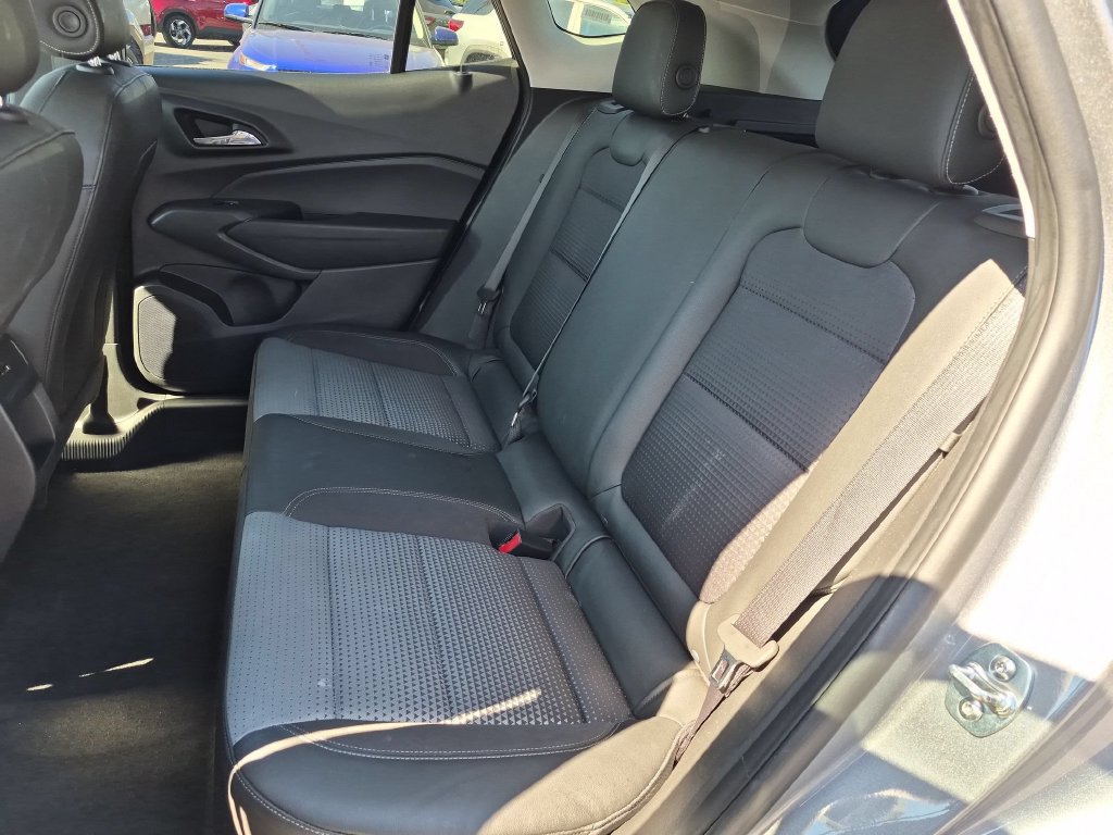 Used 2025 Chevrolet Trax LT FWD image 28