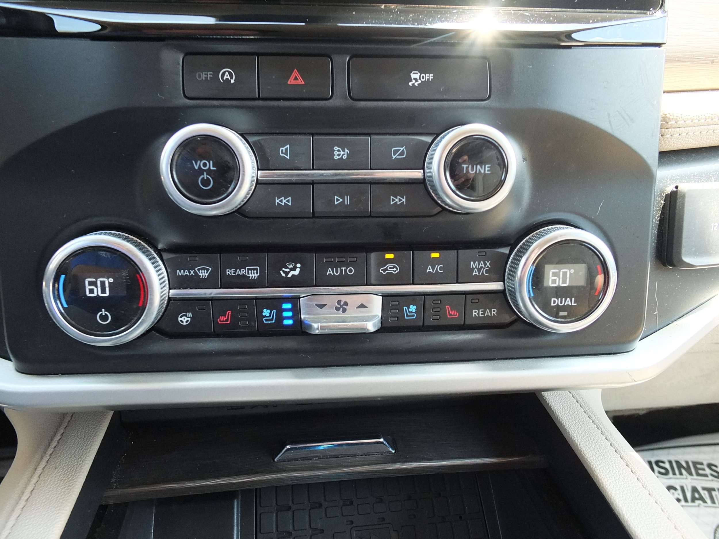 Used 2024 Ford Expedition Limited RWD image 30