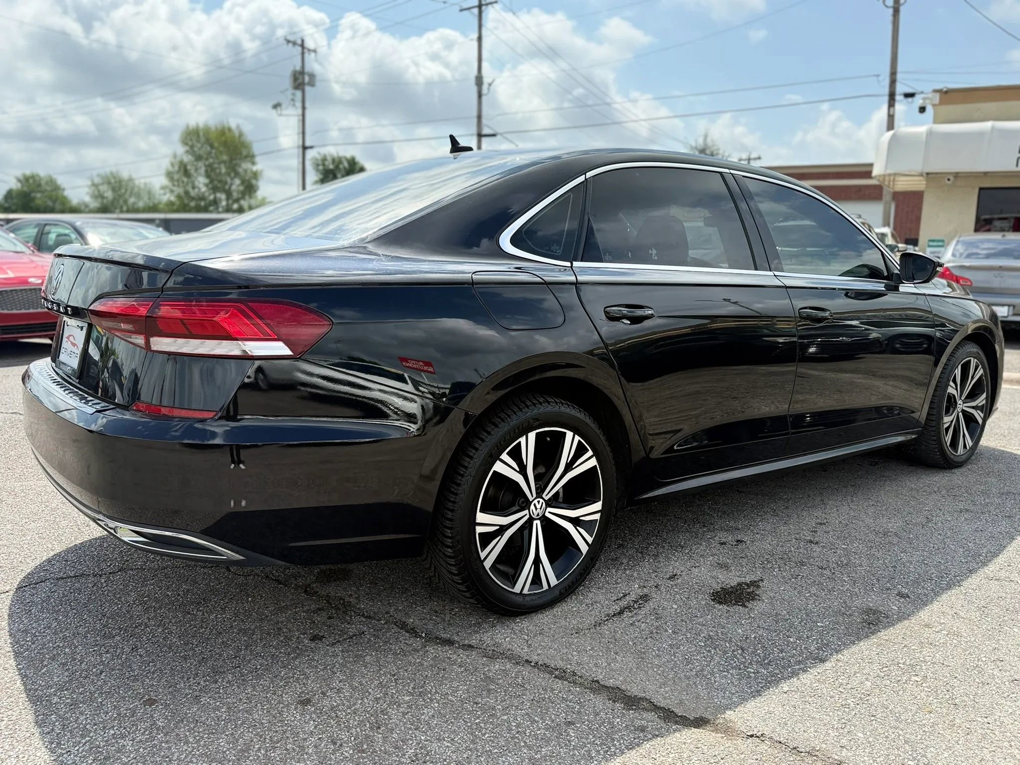 Used 2021 Volkswagen Passat 2.0T SE FWD image 4