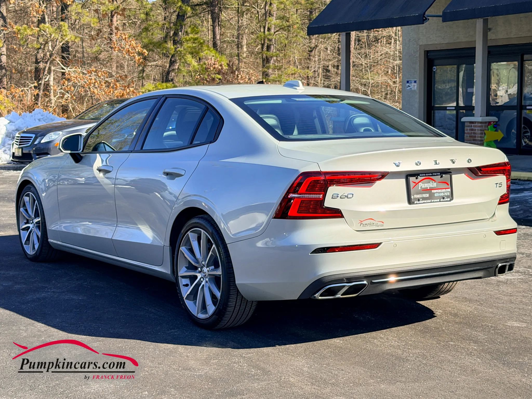 Used 2020 Volvo S60 T5 Momentum image 37