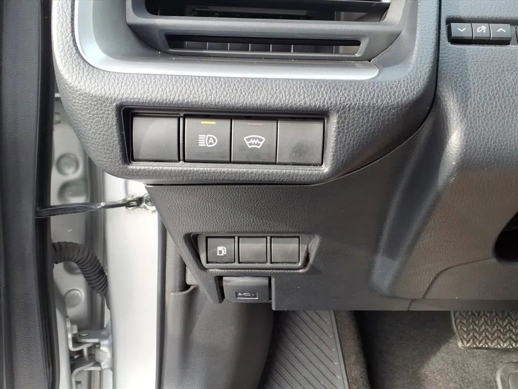 Used 2024 Toyota Prius LE image 27