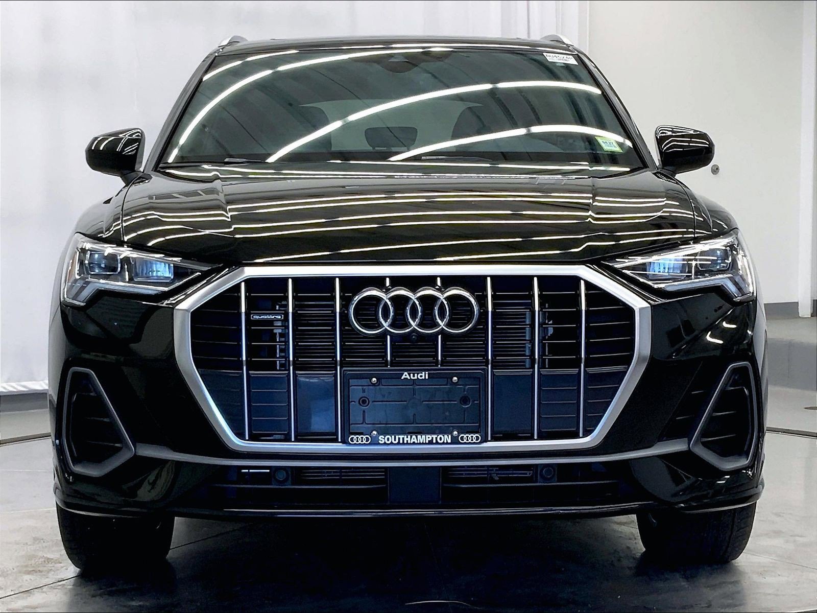 Certified 2023 Audi Q3 2.0T Premium Plus w/ Premium Plus Package AWD/4WD image 2