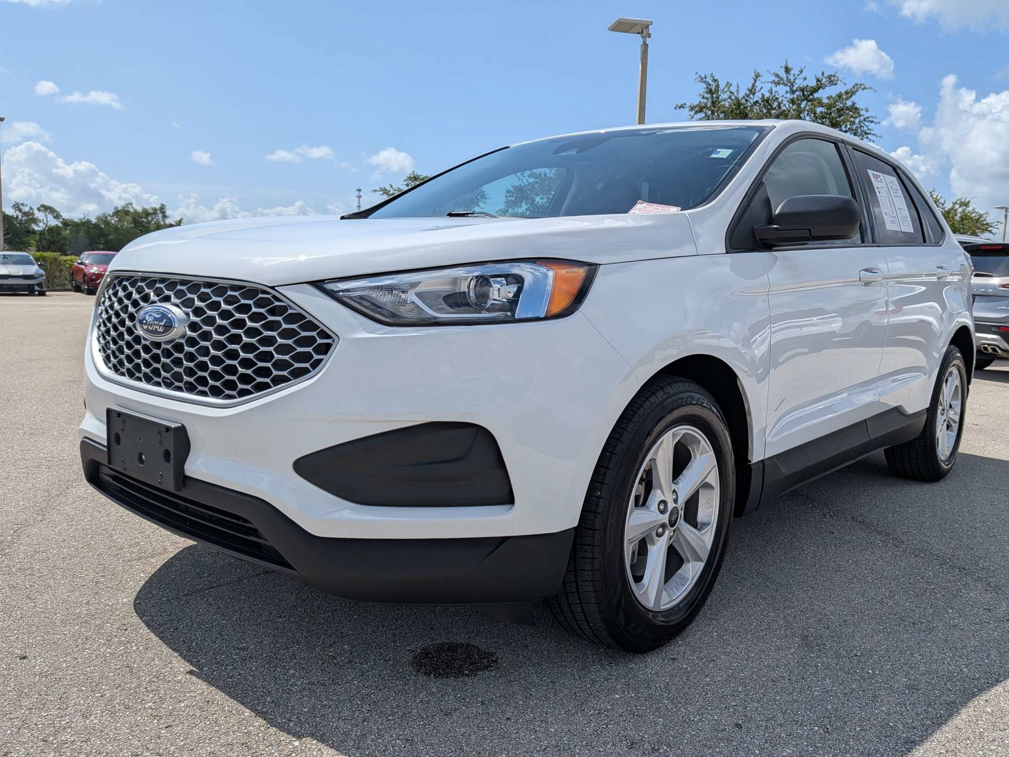 Used 2024 Ford Edge SE AWD/4WD image 9