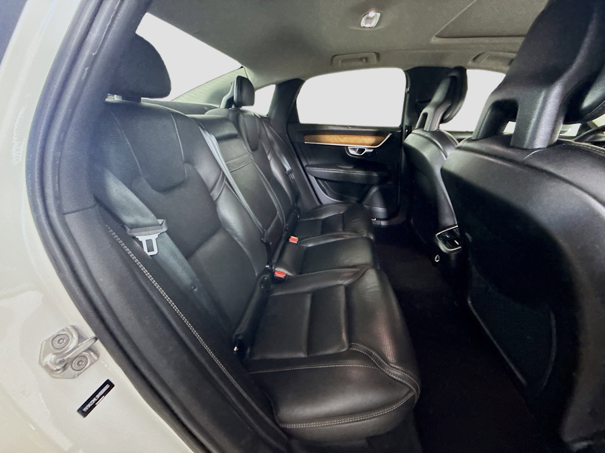 Used 2017 Volvo S90 T6 Inscription w/ Vision Package image 27