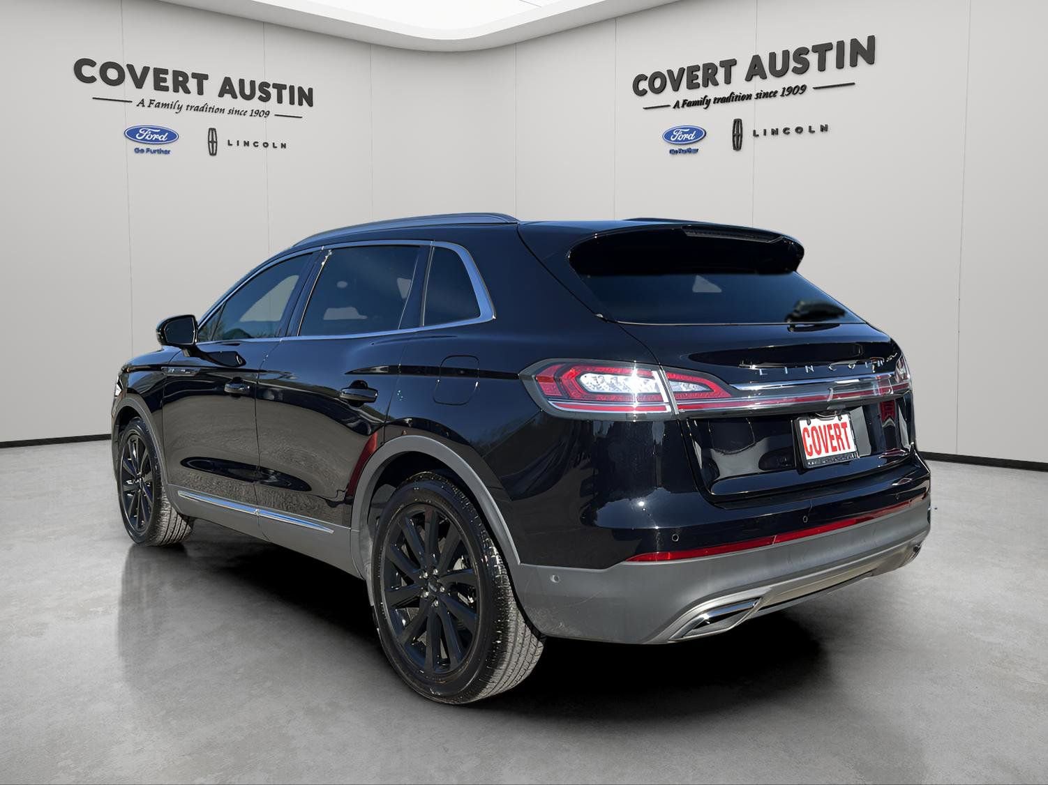 Certified 2022 Lincoln Nautilus Reserve image 3