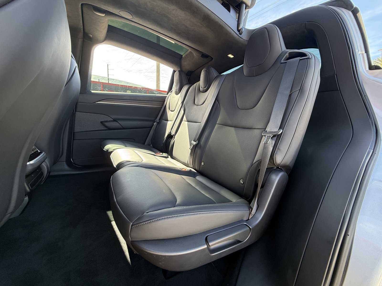 Used 2024 Tesla Model X image 14