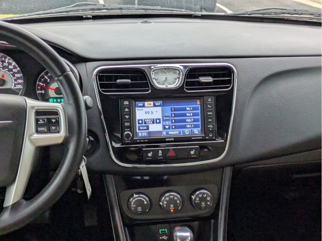 Used 2011 Chrysler 200 Limited FWD image 16