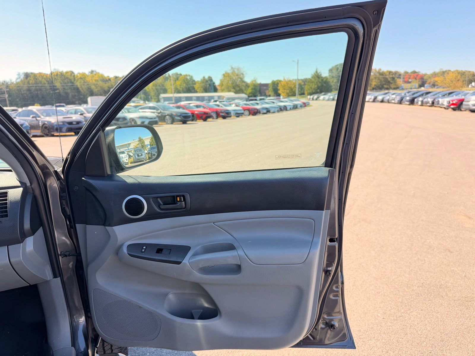 Used 2014 Toyota Tacoma PreRunner w/ TRD Sport Package RWD image 23