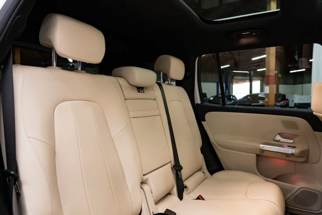 Used 2024 Mercedes-Benz EQB 300 4MATIC image 27