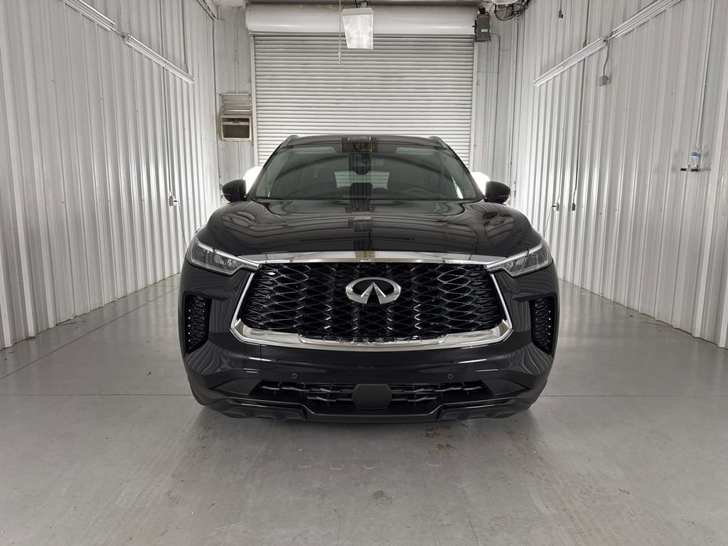 Certified 2025 INFINITI QX60 Luxe w/ Vision Package image 3