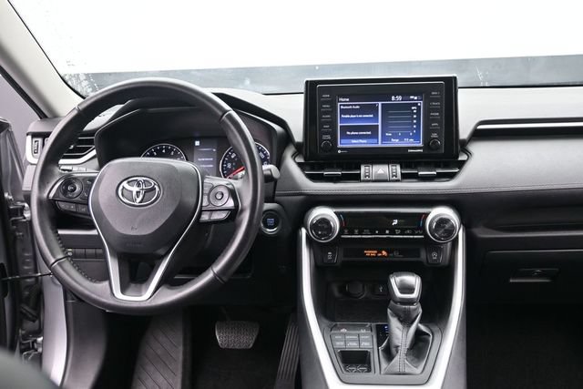 Used 2022 Toyota RAV4 XLE Premium AWD/4WD image 16