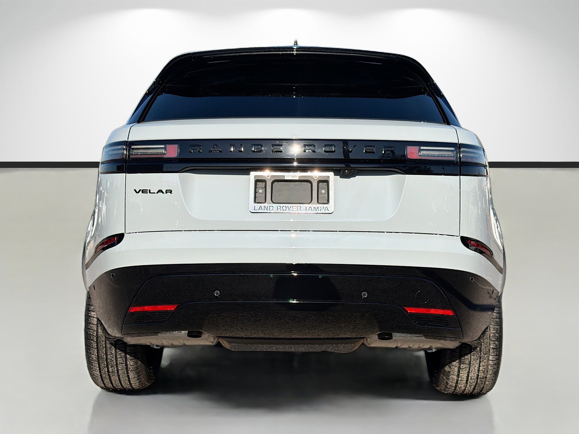 New 2026 Land Rover Range Rover Velar Dynamic SE AWD/4WD image 4