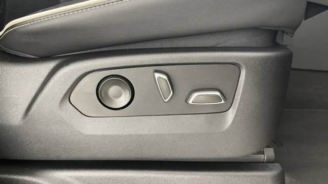 Used 2022 Cadillac Escalade ESV Premium Luxury image 54